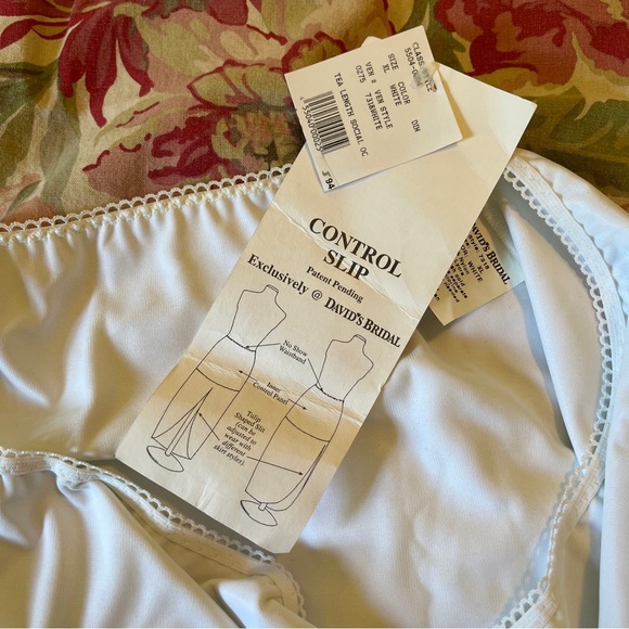 DAVIDS BRIDAL Size XL 18/20 White Control Slip Long Tulip Slit Slimming $94 NWT - Picture 11 of 12